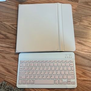 IPad Case & Matching Keyboard